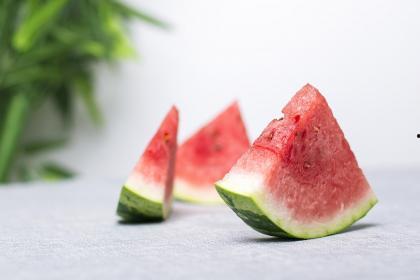 梦见给便宜吃瓜,揭秘“免费吃瓜”背后的神秘寓意