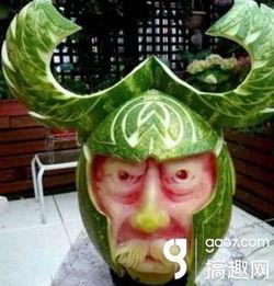 幼儿吃瓜姿势奇葩,幼儿吃瓜姿势大盘点