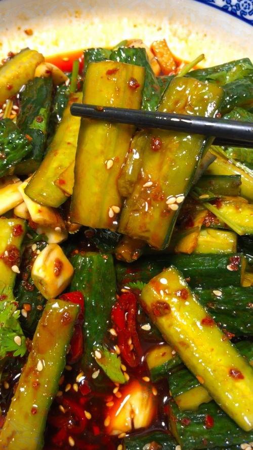 自己在家里吃瓜,品味生活的小确幸