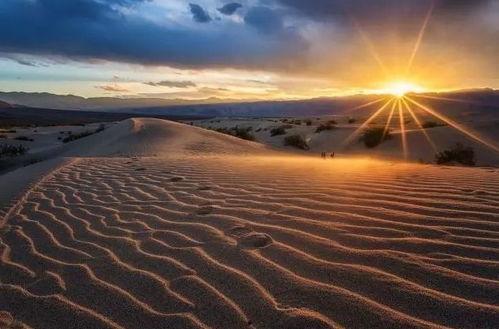 腾格里沙漠吃瓜视频,腾格里沙漠里的吃瓜时光