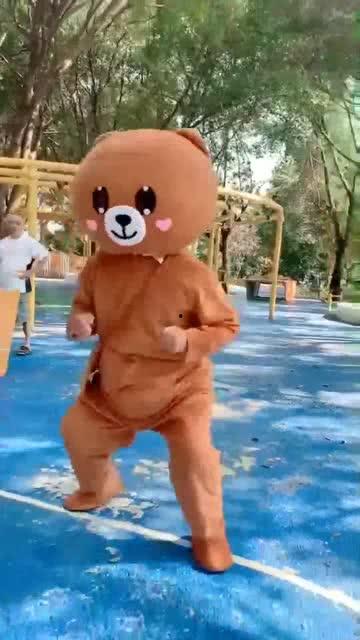 吃瓜小熊阿巴斯,吃瓜小熊阿巴斯的趣味生活记