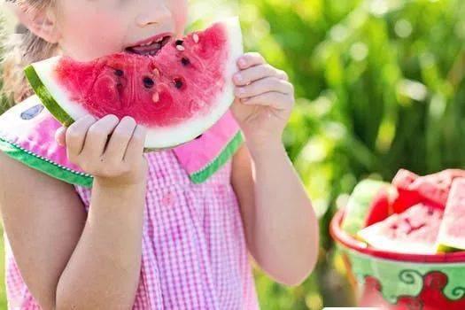 张极吃瓜,揭秘娱乐圈背后的那些事儿