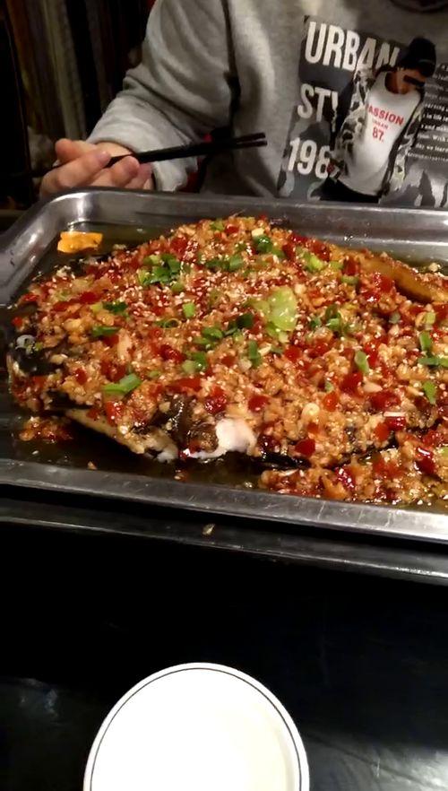 哈密瓜烤鱼酱怎么吃视频,视频教你美味新吃法