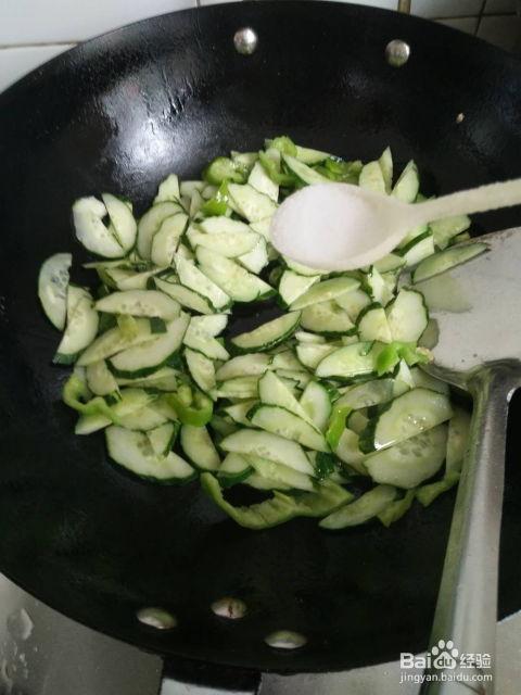 小紫瓜怎么做菜吃视频大全,创意烹饪，美味无限