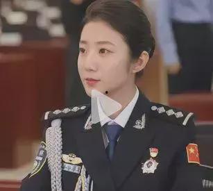 警花吃瓜事件视频播放,网络热议背后的真相揭秘